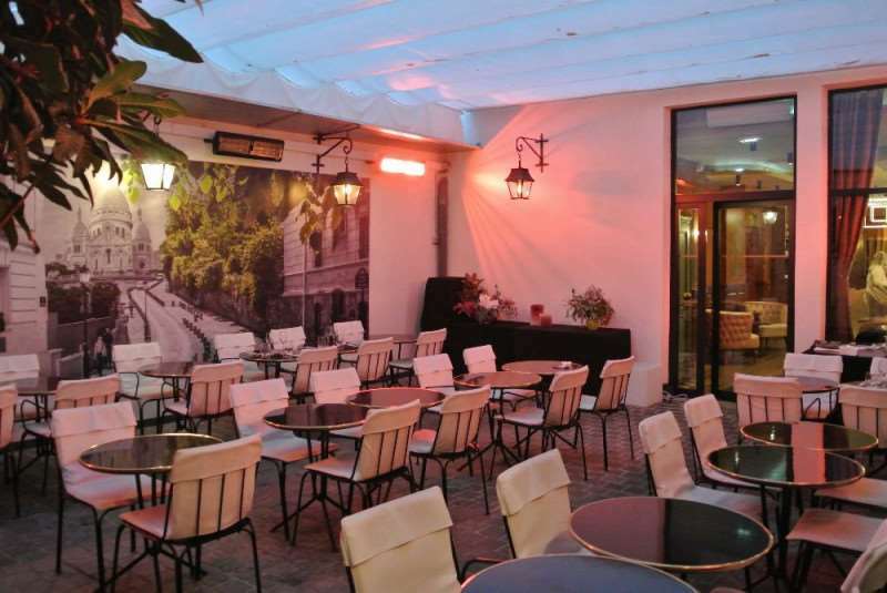 Mom'Art Hotel Paris Restoran gambar